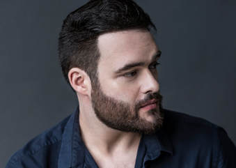 Gerard Schneider Tenor Landscape Portrait 2018